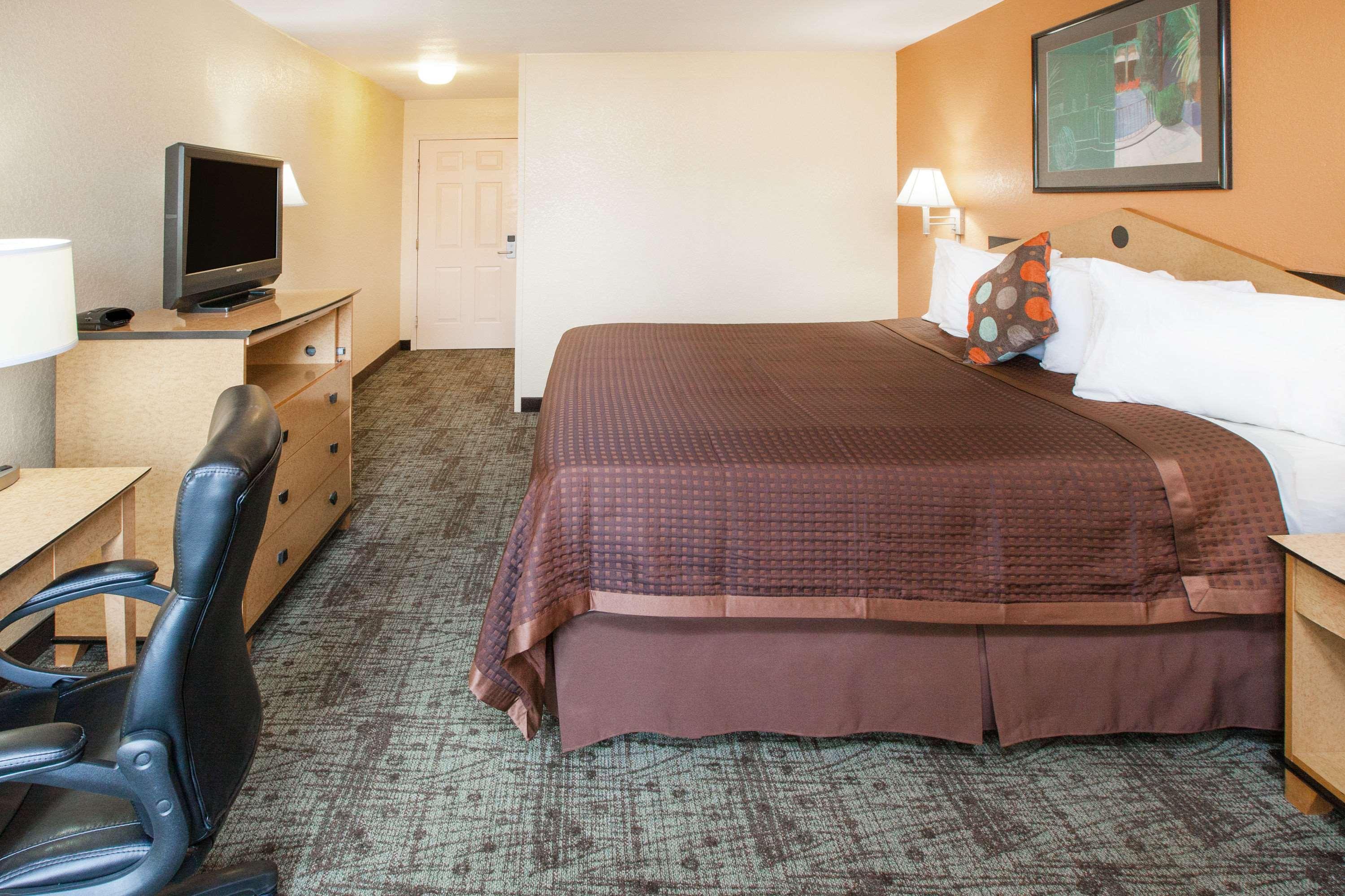 Days Inn By Wyndham Alma Arkansas Exterior photo